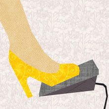 Load image into Gallery viewer, Sewing Machine Foot Pedal, Foundation Paper Piecing Pattern (FPP Pattern), Quilt Block, 4 Sizes FPP Patterns- Full Bobbin Designs foundation paper piecing patterns quilt block patterns sewing patterns